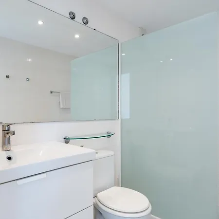 On The Sea View Patricia 132 *